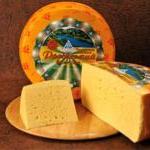 Сыр твердый сычужный „Российский” большой 50% жира.
